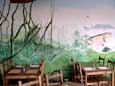 Elément de la fresque en trompe l’œil réalisée sur les murs du restaurant Le Jungle à Forcalquier
